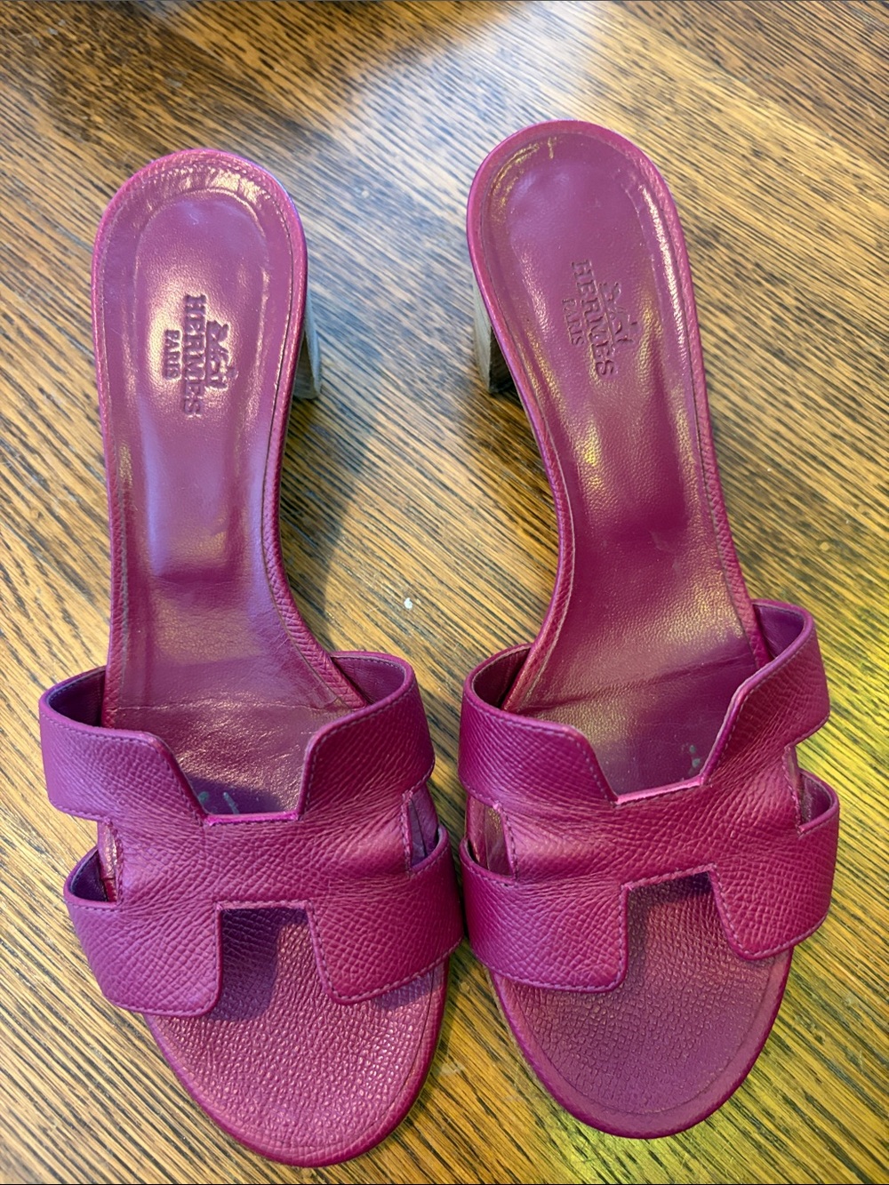 Hermes Magenta oasis sandals